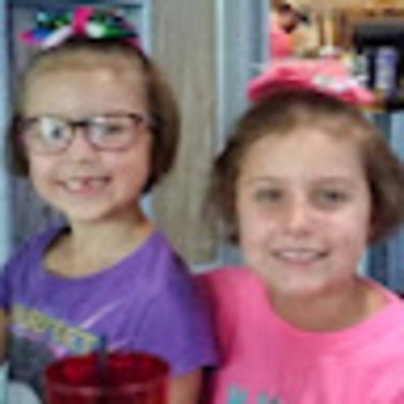 Meet your Posher, Anita - Picture 1 of 1